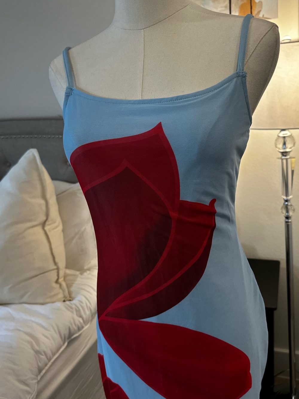 PrettyGarden Blue Red Floral Mesh Bodycon Midi Dress NWT Size M - Picture 4 of 10
